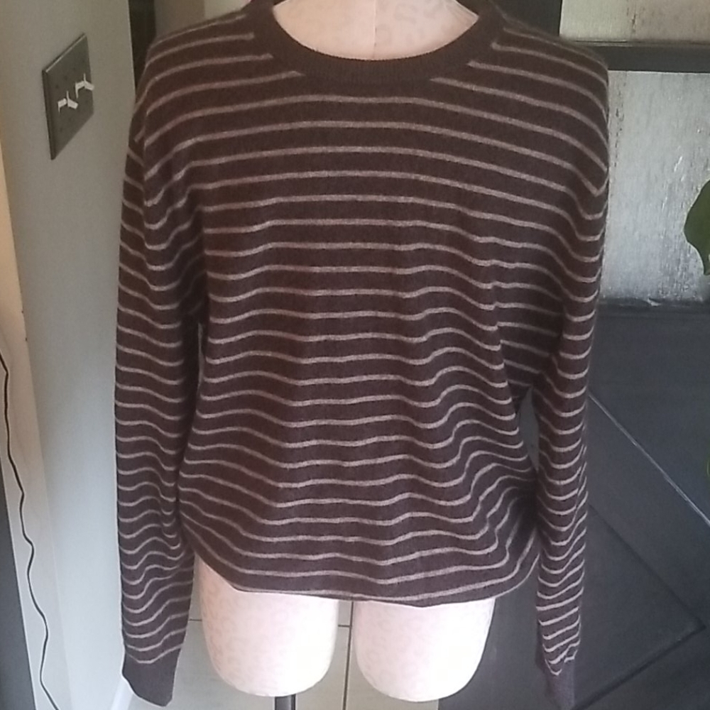 SAKS 5th Ave cashmere sweater